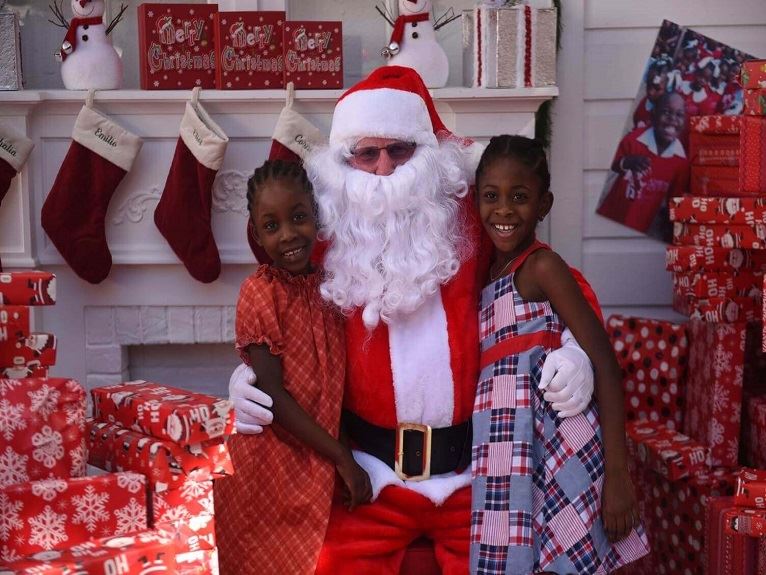 Kids with Santa Clause 